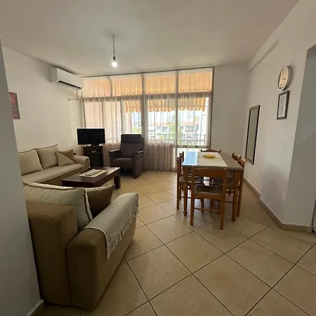 Golem Beach Apartment גולם